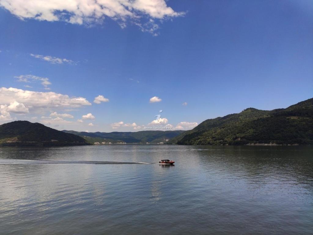 Отель Casa Nube Оршова Экстерьер фото