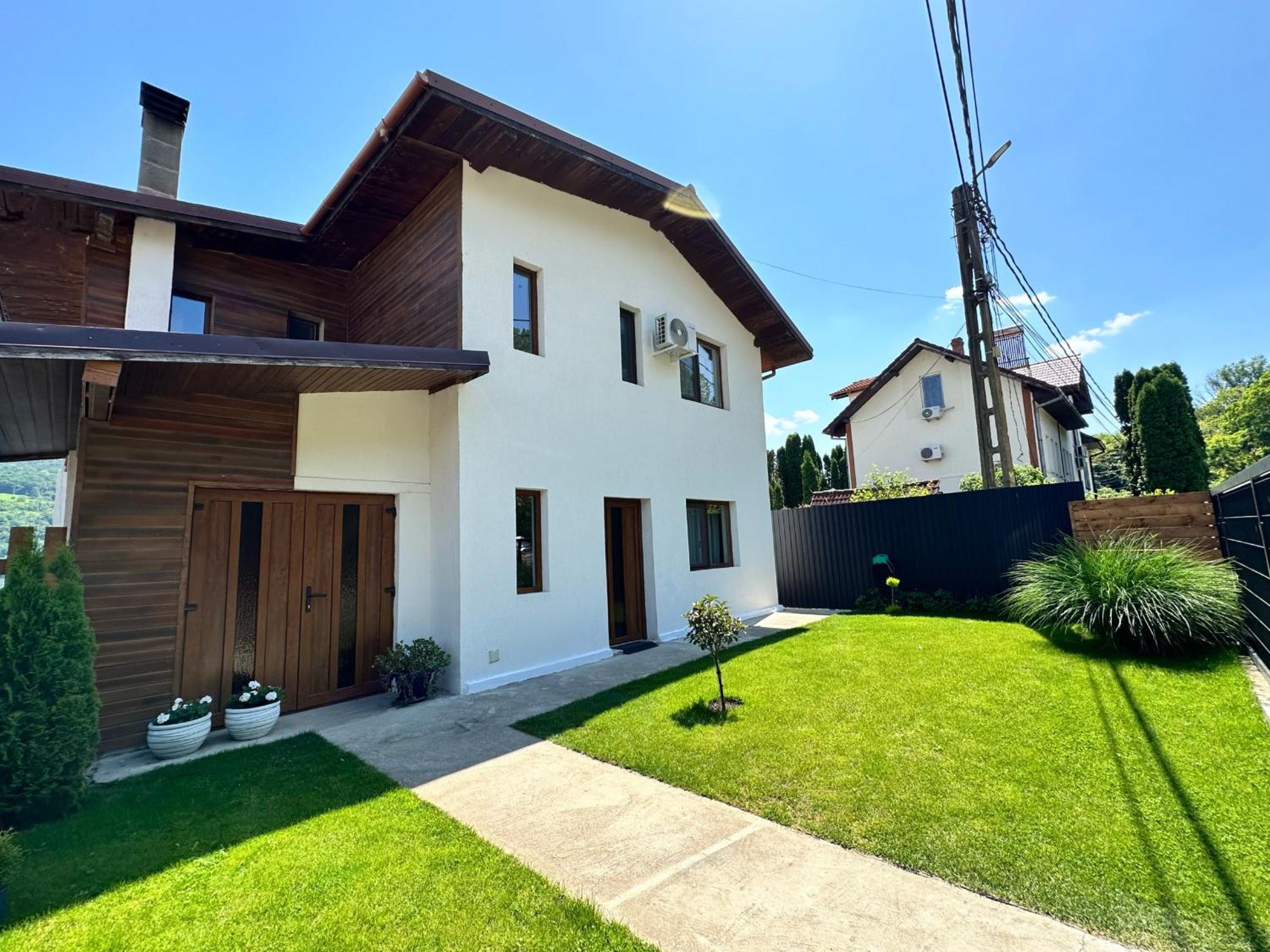 Отель Casa Nube Оршова Экстерьер фото